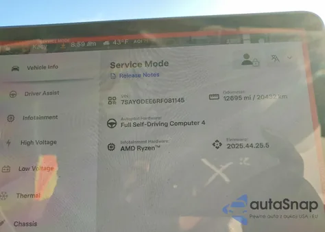 2024 Tesla Model Y z USA, uszkodzony, nr VIN 7SAYGDEE6RF081145